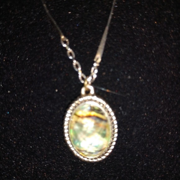 Necklace - Picture 3 of 6